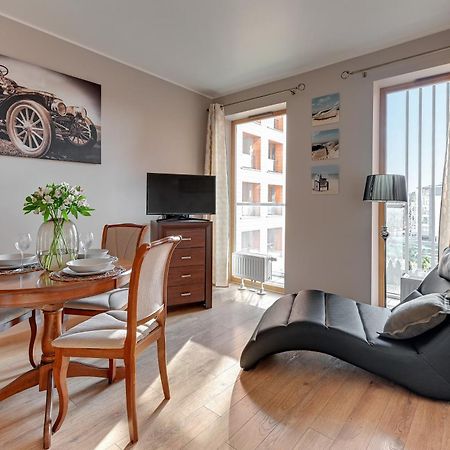 Flatbook - City Center Apartments Dwie Motlawy Gdansk Dış mekan fotoğraf
